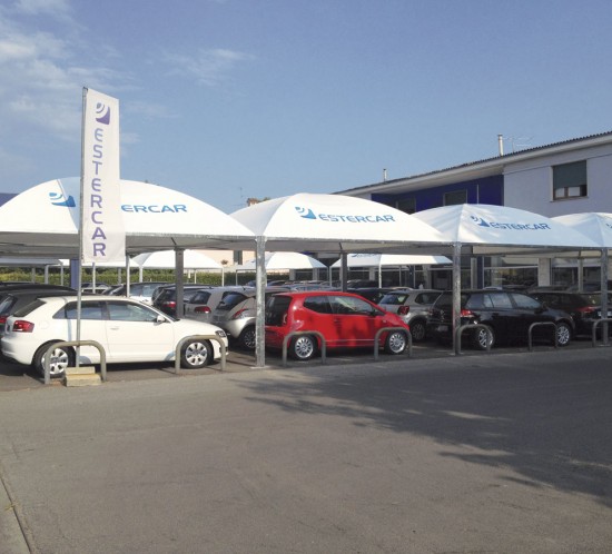 La Linea Parking si rivolge alle aziende, ai professionisti e a chiunque debba proteggere automezzi o altri veicoli su grandi spazi, a prezzi contenuti!